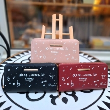 Паричник со дизајн "Жена мајка кралица"