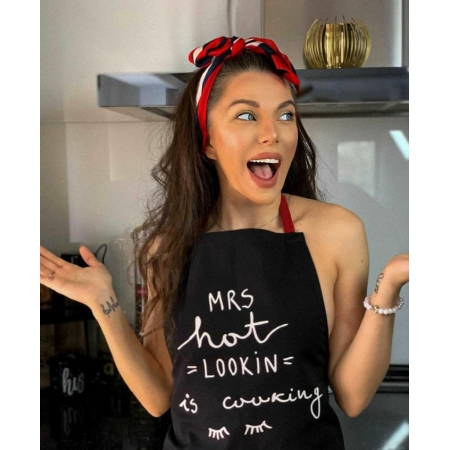Престилка "Mrs hot looking is cooking"