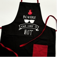 Престилка "Beware the chef is hot"