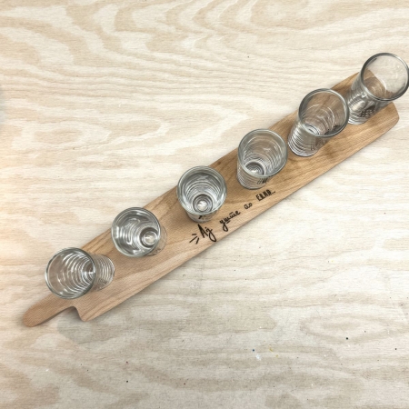 Сет од дрвена даска и 6 чаши за ракија!