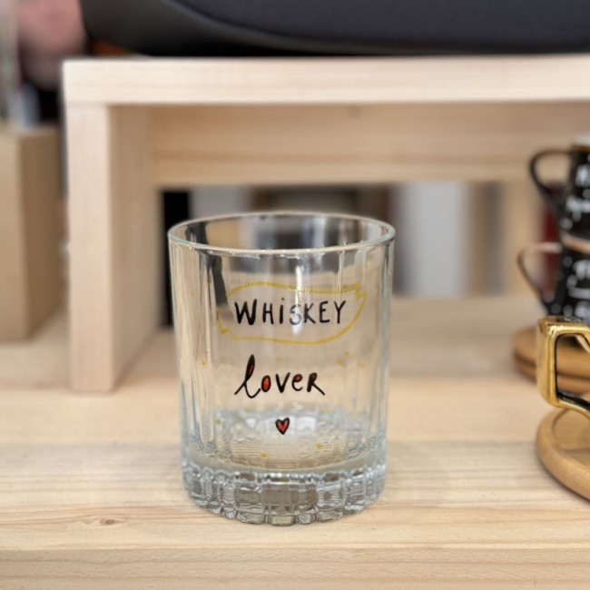 Стаклена чаша со дизајн "Whiskey lover"