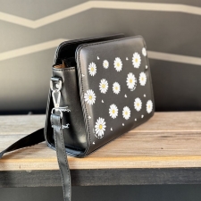 Ташна со камилици „само нежно со себе“