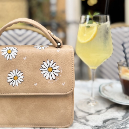 Ташна „Само нежно со себе“