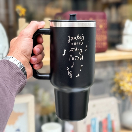 Голем термос со цевка (950мл) со гравиран дизајн по избор